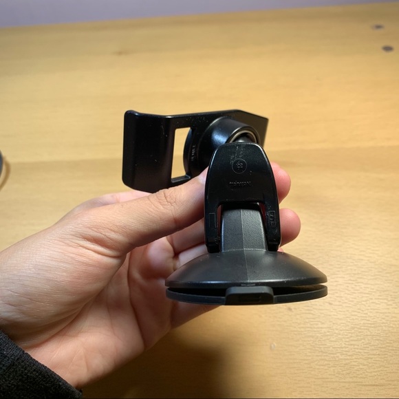 Garmin Nuvi 255 GPS System w Charger and Car Mount - Picture 7 of 13